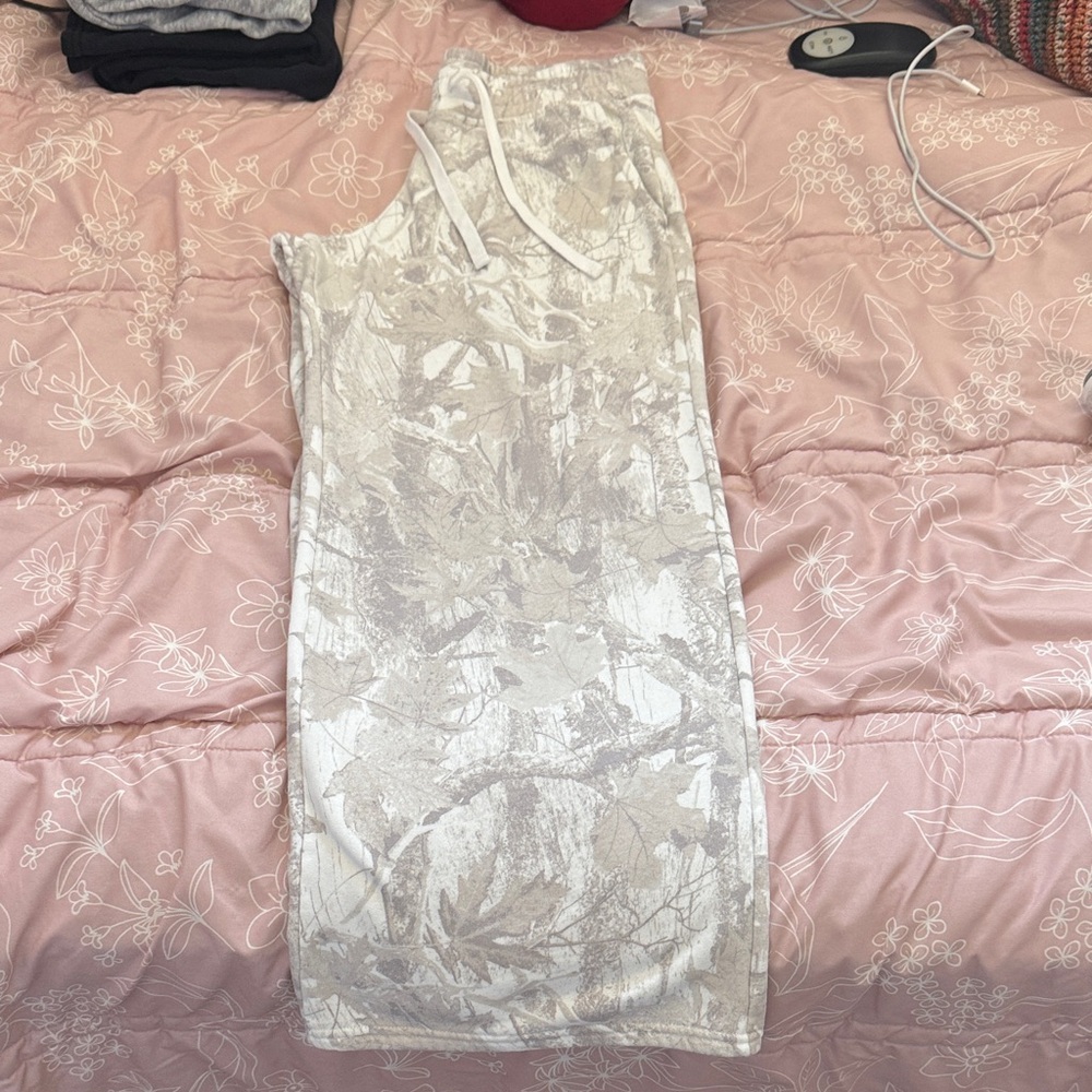 Hollister Gray and White Camouflage Pants